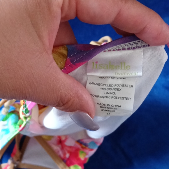 Swimsuit - Picture 3 of 4